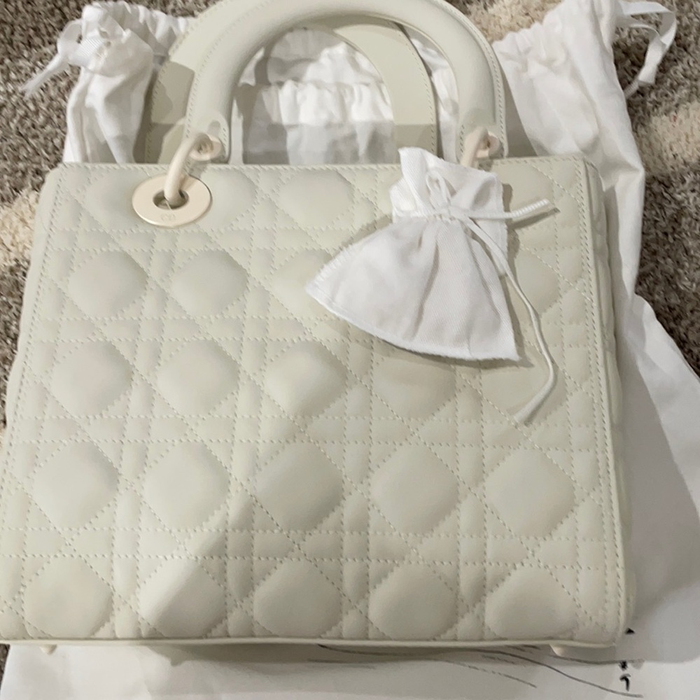 Lady Dior ultramatte white medium